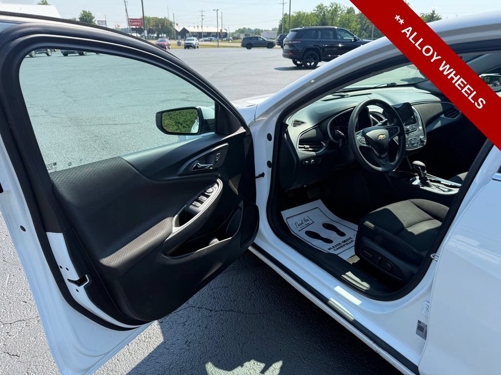 Used 2022 Chevrolet Malibu LS w/ Driver Confidence Package II FWD image 12