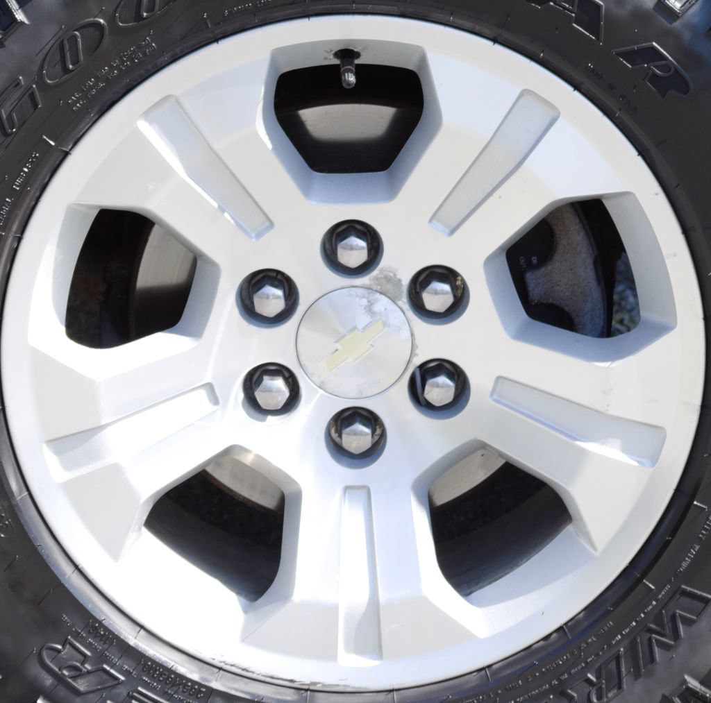 Used 2018 Chevrolet Silverado 1500 LT w/ All Star Edition AWD/4WD image 35