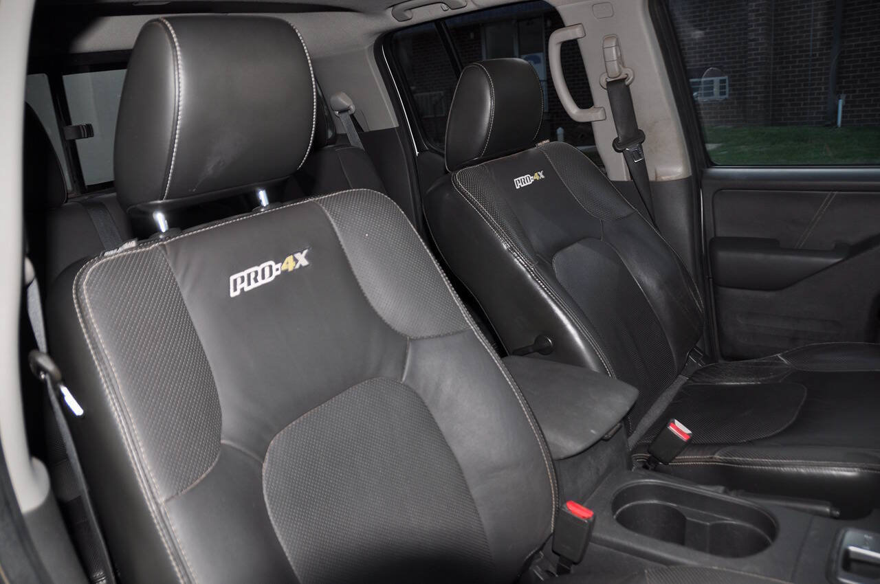 Used 2015 Nissan Frontier PRO-4X w/ Pro-4x Luxury Package AWD/4WD image 30