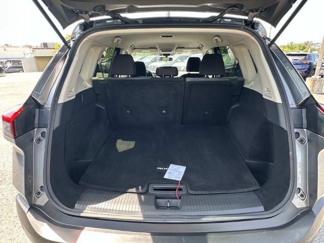 Used 2023 Nissan Rogue SV AWD/4WD image 14