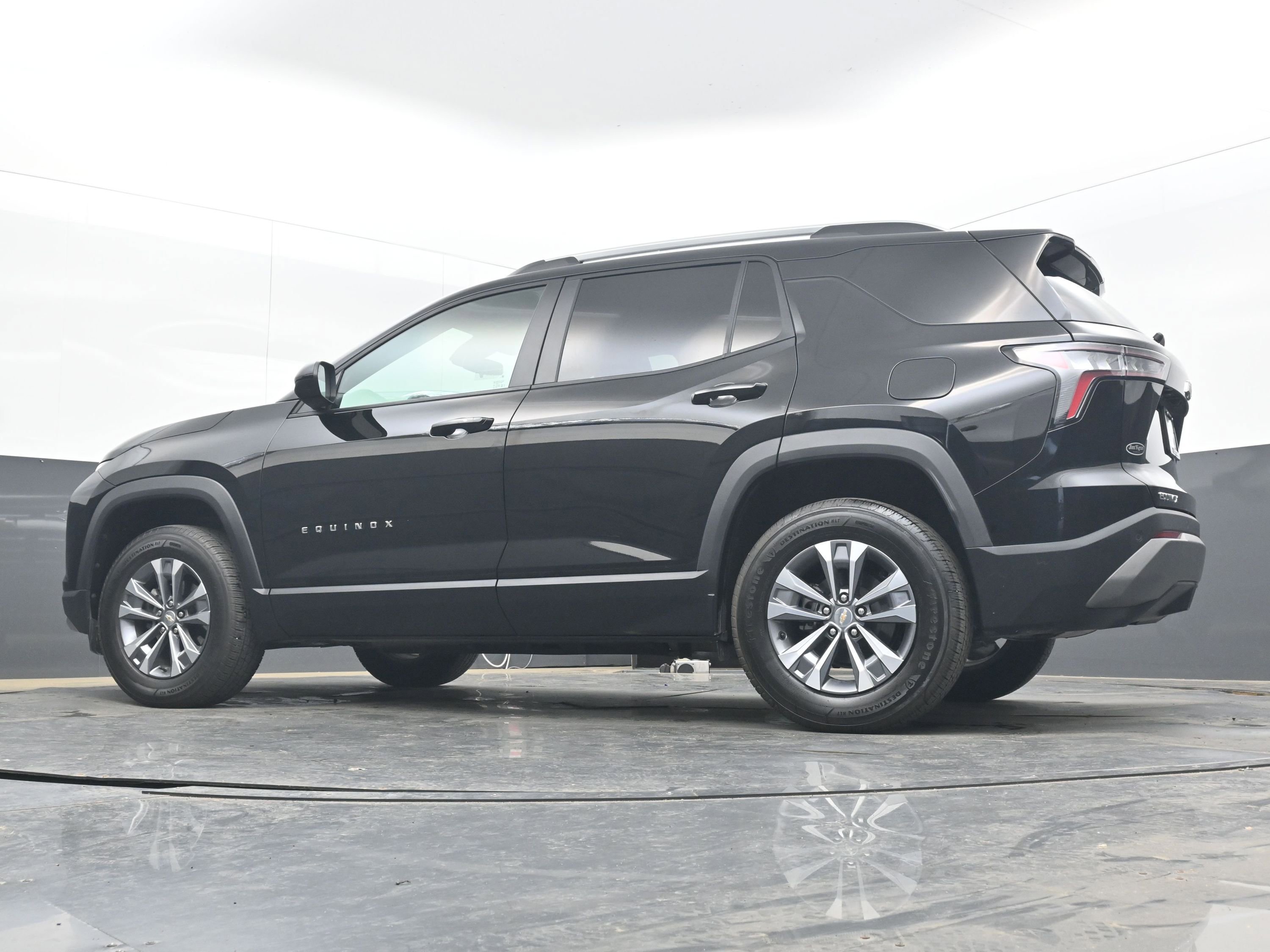 Used 2025 Chevrolet Equinox LT w/ Convenience Package II image 25