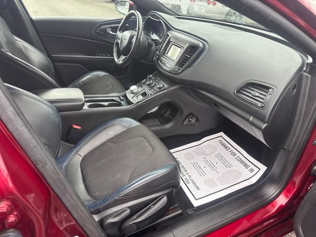 Used 2015 Chrysler 200 S FWD image 31