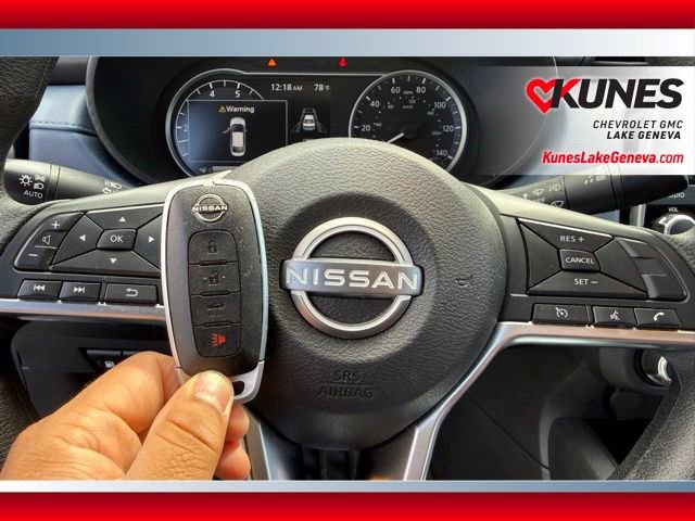 Used 2025 Nissan Versa SV FWD image 20
