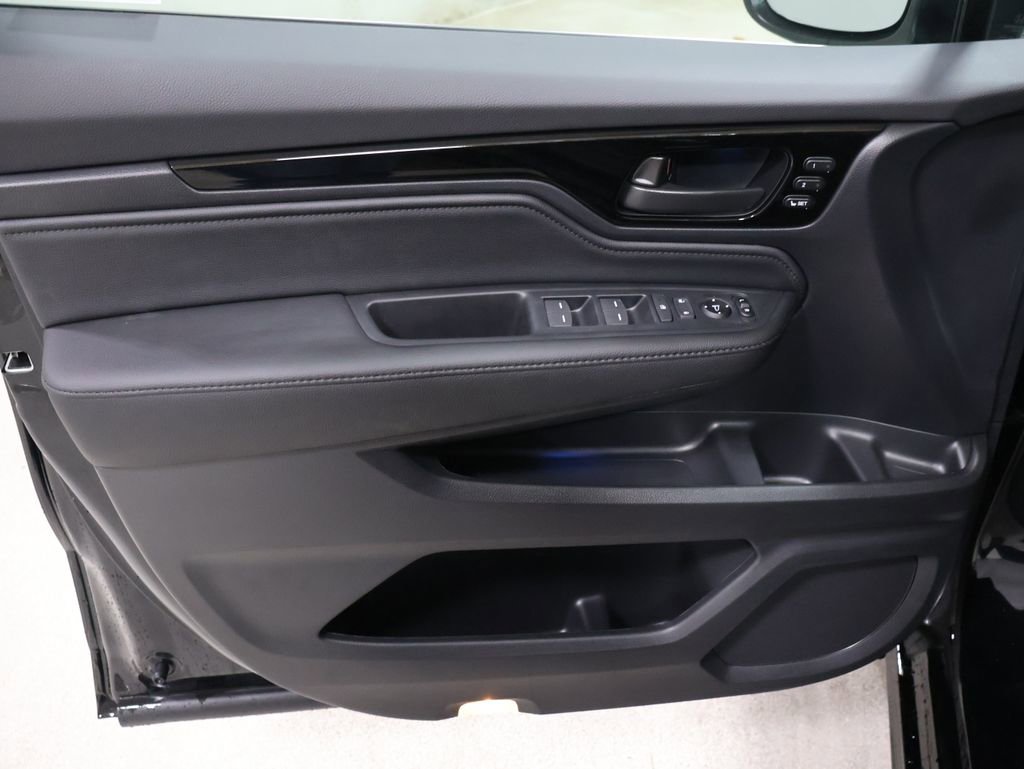New 2026 Honda Odyssey Touring image 12