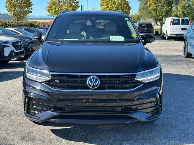 Used 2022 Volkswagen Tiguan SE R-Line image 2