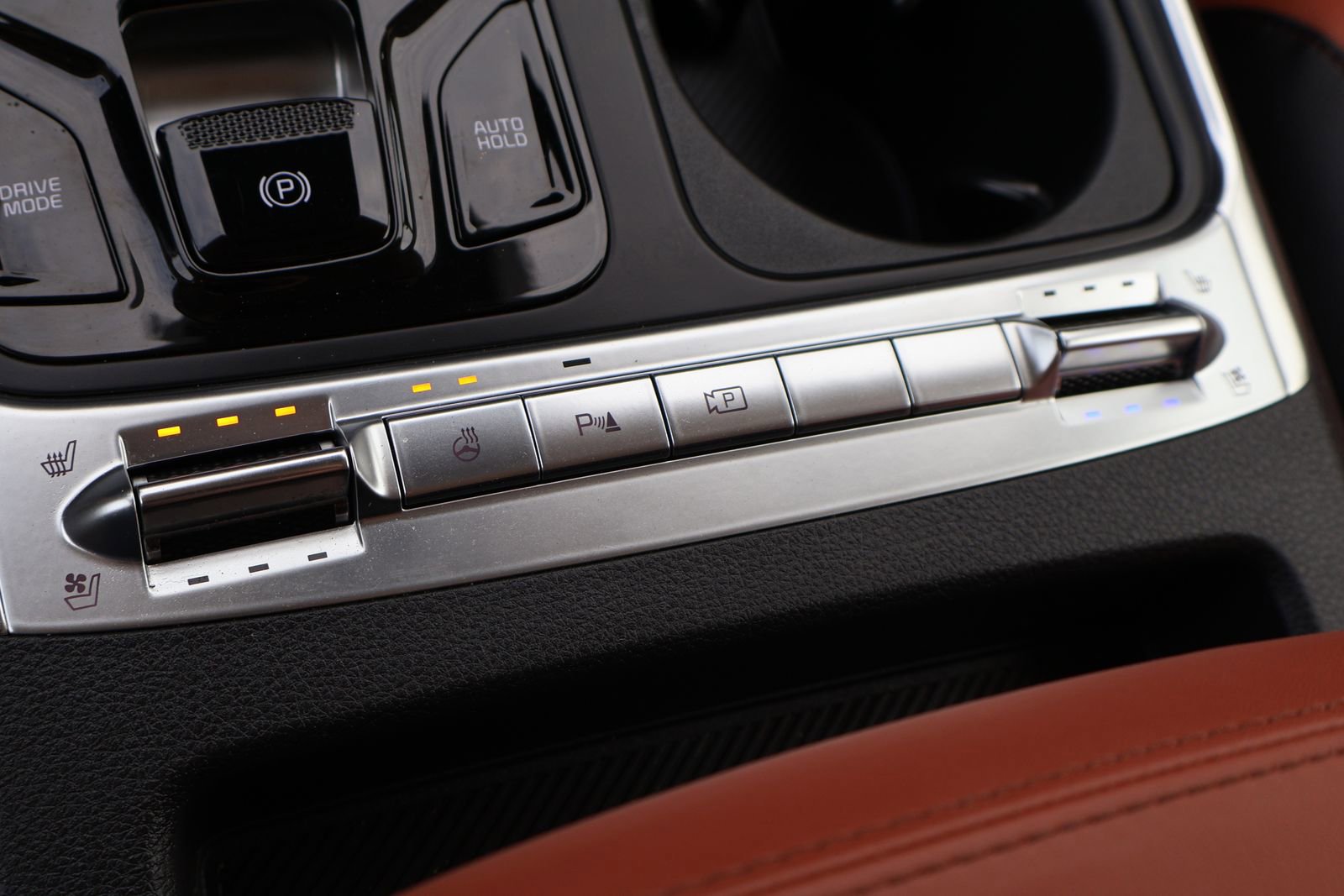 Used 2025 Kia Carnival SX Prestige FWD image 23