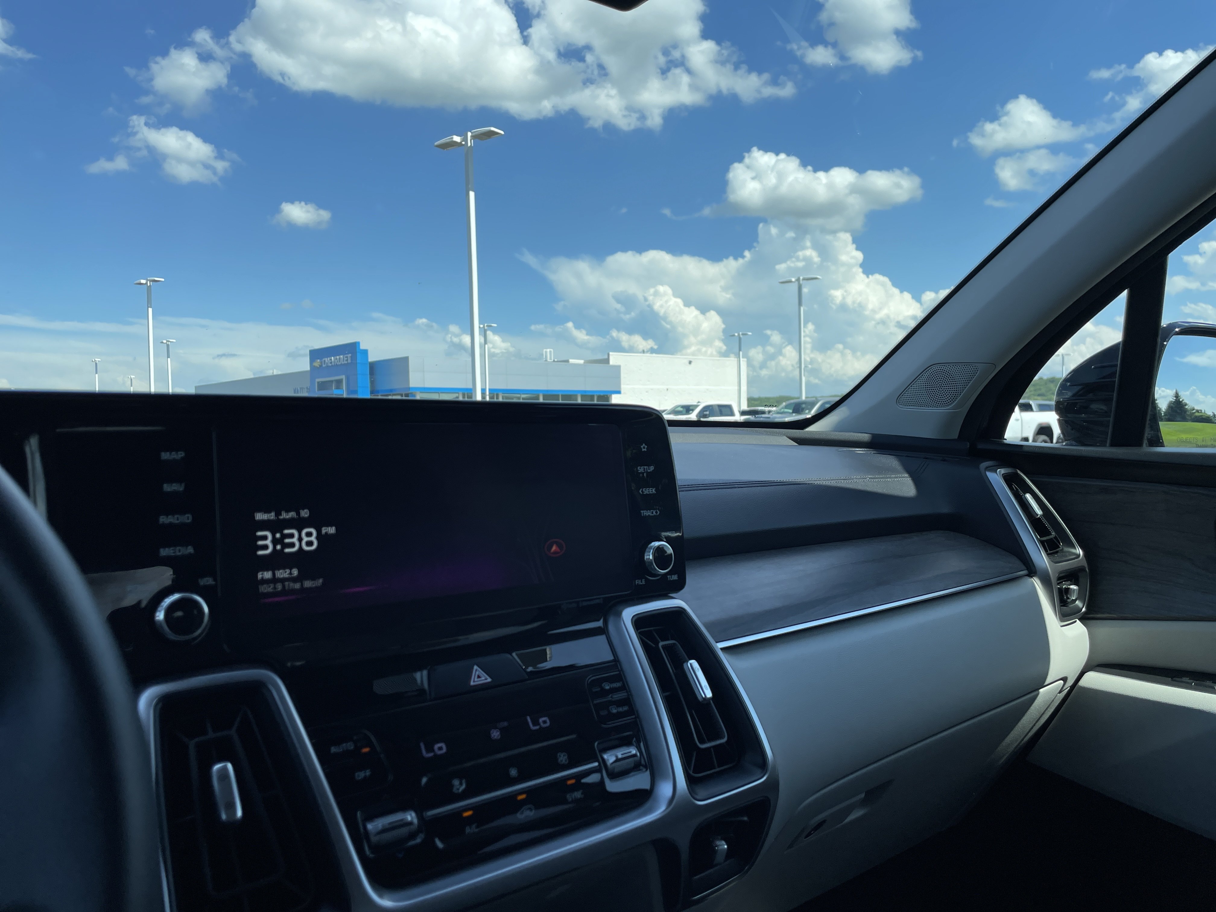 Used 2023 Kia Sorento S w/ Panoramic Sunroof Package AWD/4WD image 15