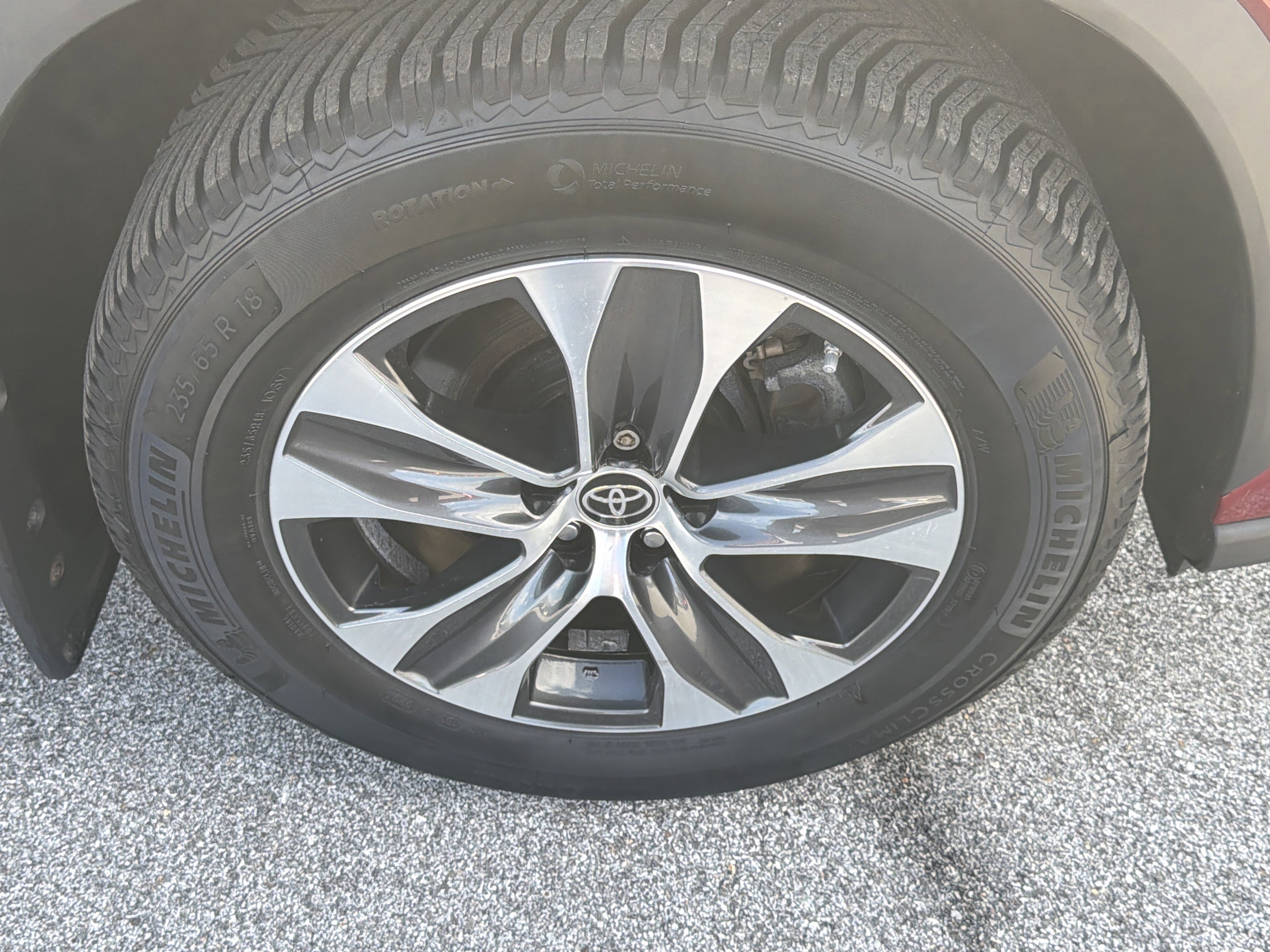 Used 2023 Toyota Highlander XLE AWD/4WD image 88