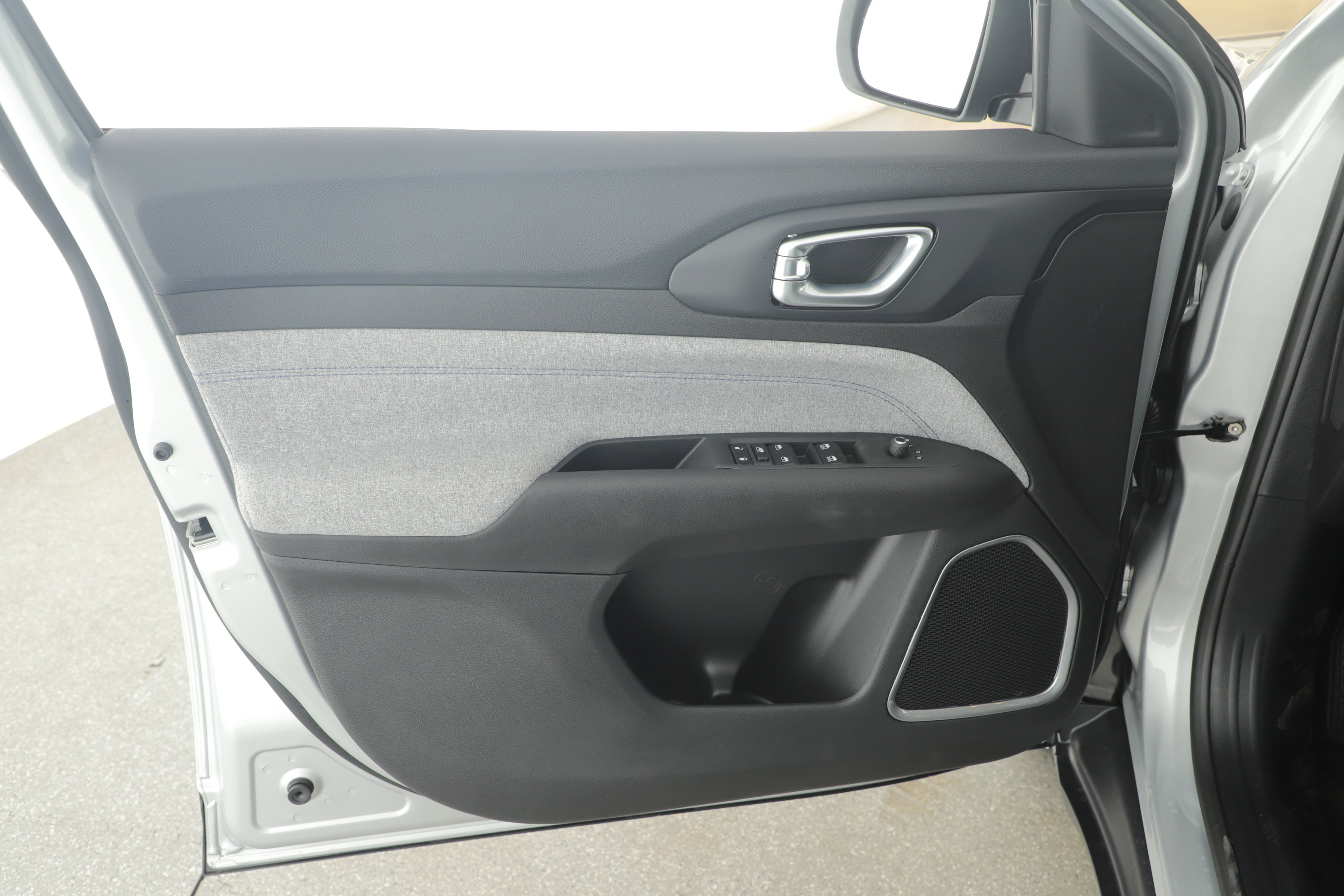 New 2026 Jeep Compass Latitude image 14