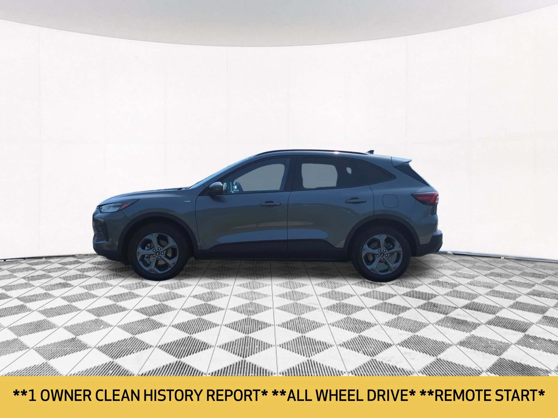 Used 2025 Ford Escape ST-Line Select AWD/4WD image 2