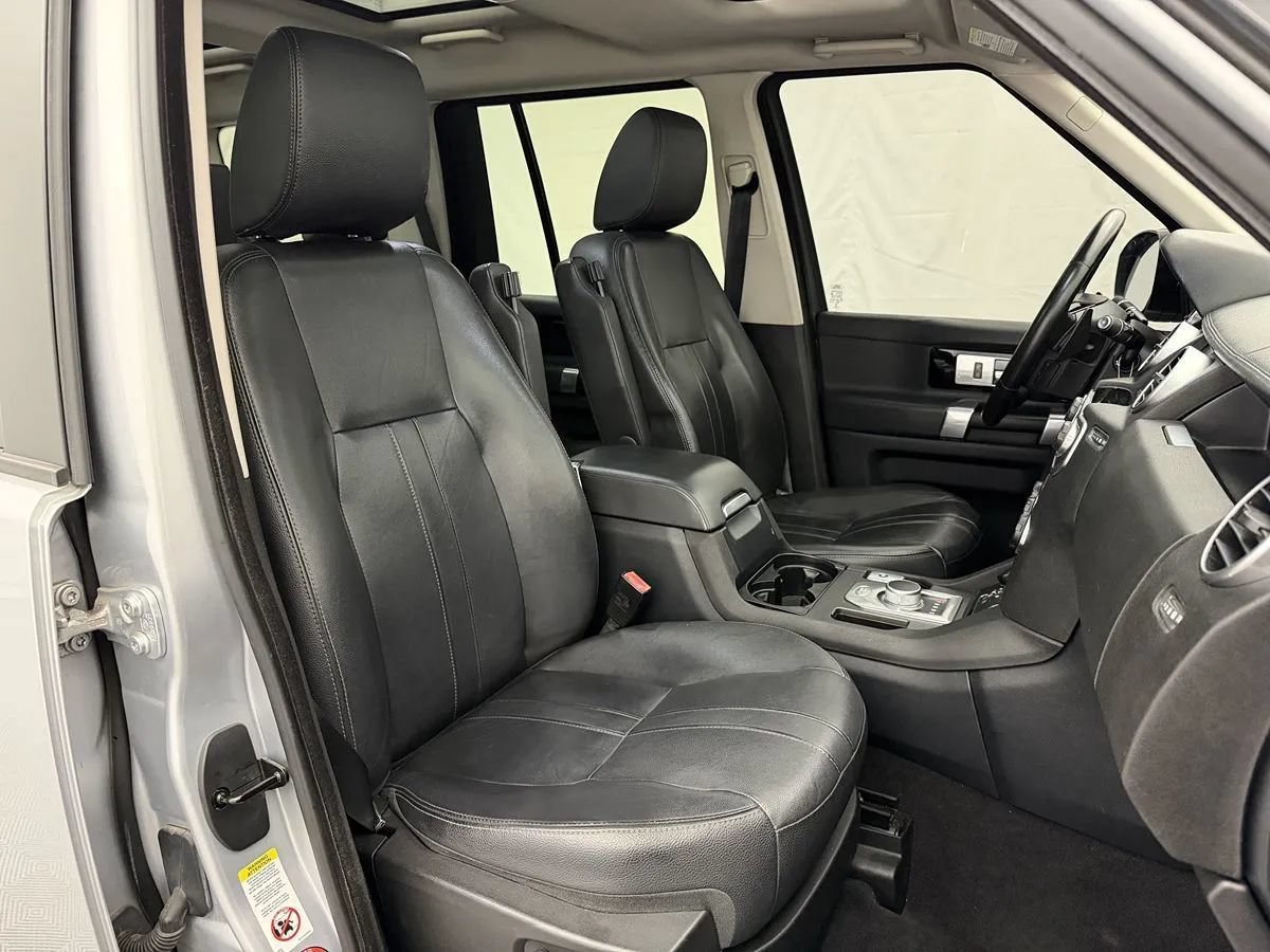 Used 2016 Land Rover LR4 HSE Silver Edition AWD/4WD image 32