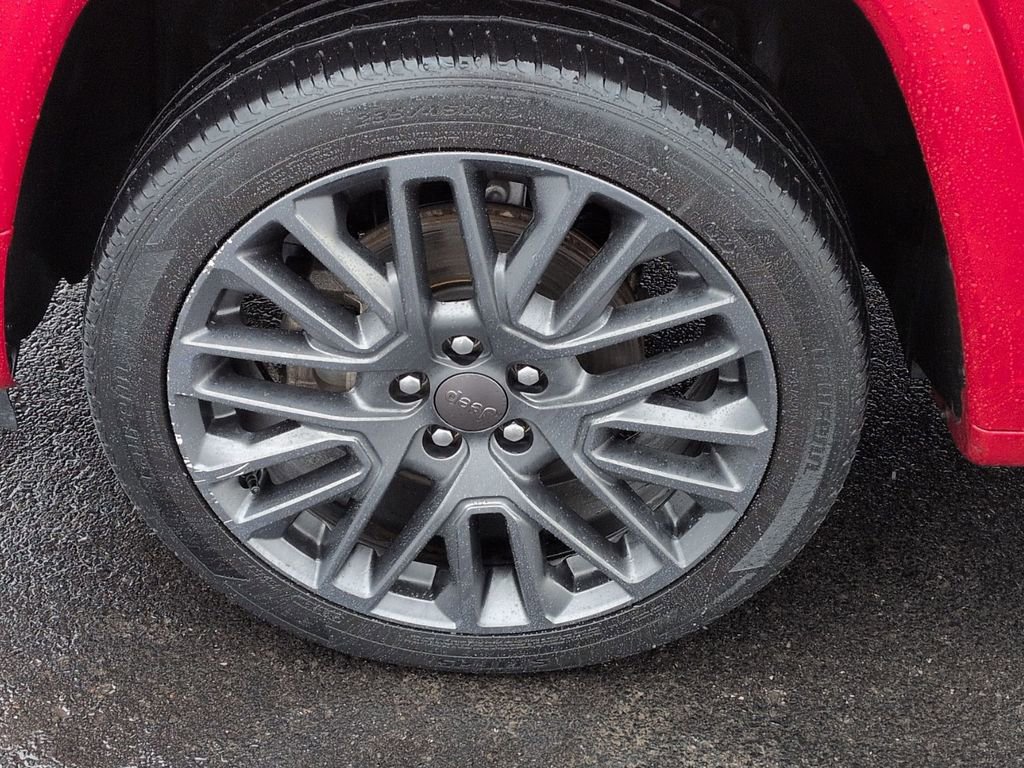 Used 2022 Jeep Compass Limited w/ (RED) Package image 10