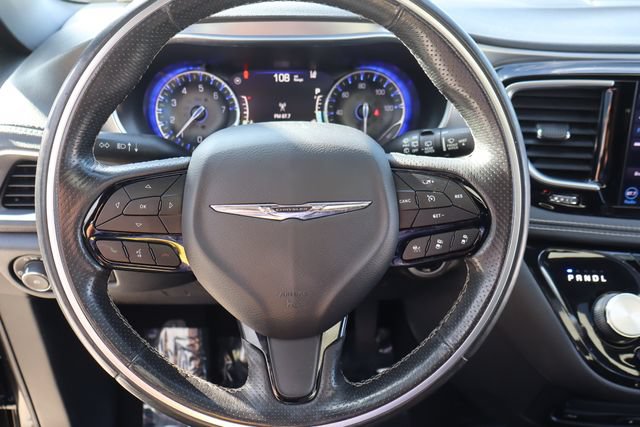 Used 2019 Chrysler Pacifica Limited FWD image 36