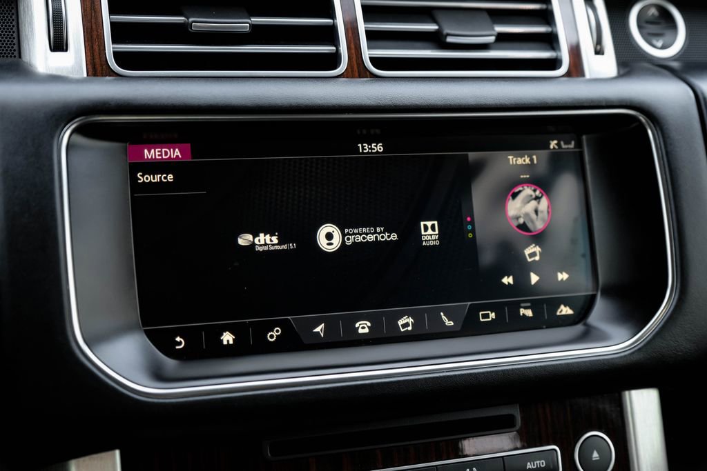 Used 2017 Land Rover Range Rover Supercharged image 28