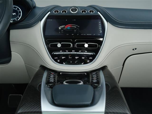 Used 2022 Aston Martin DBX AWD/4WD image 19