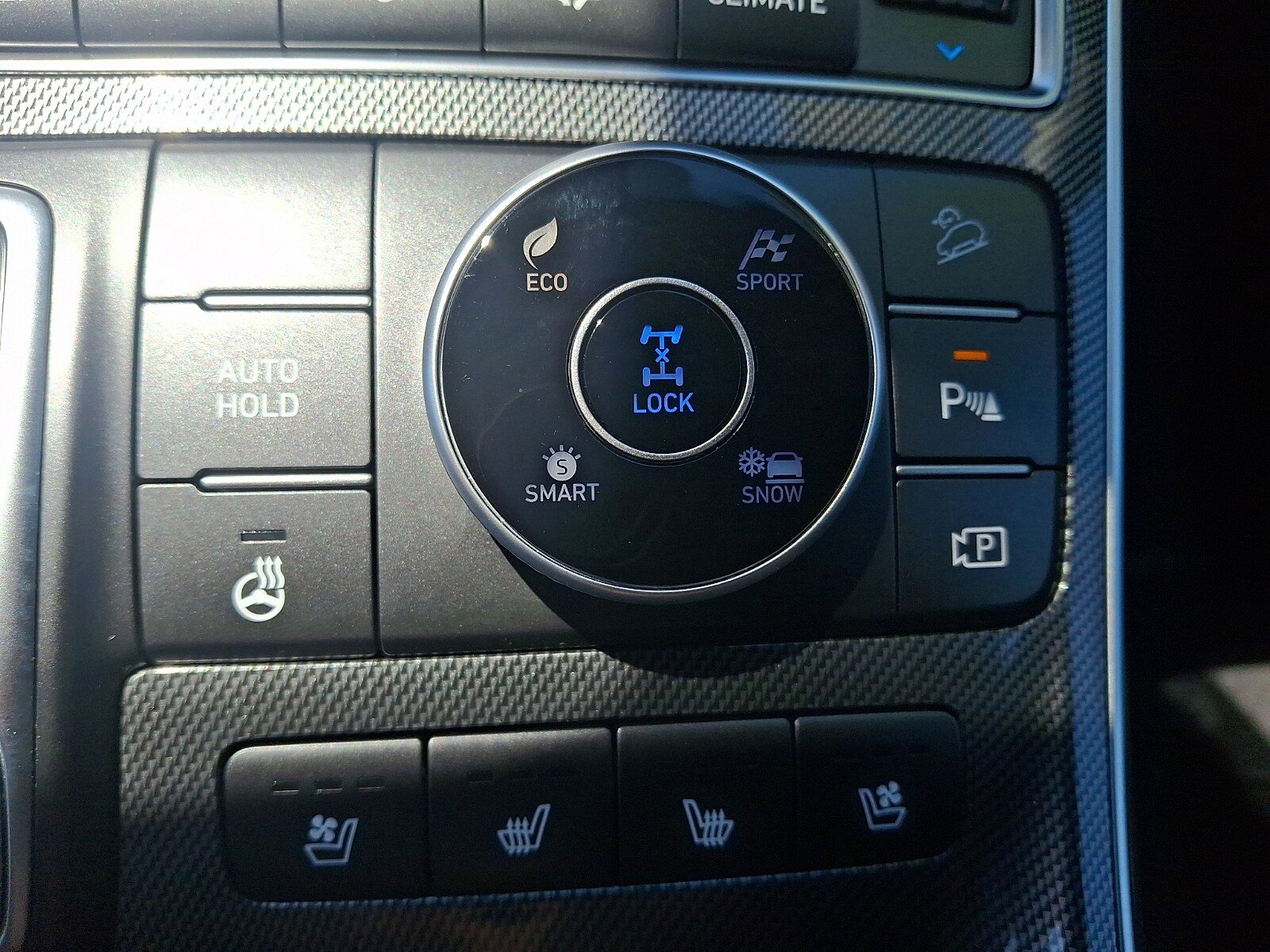 Certified 2023 Hyundai Santa Fe Limited w/ Cargo Package AWD/4WD image 24