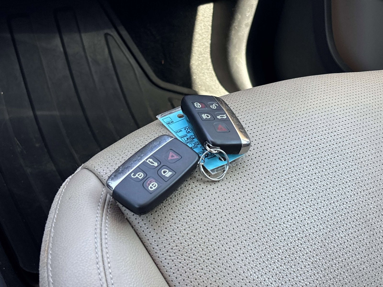 Used 2018 Land Rover Discovery Sport HSE AWD/4WD image 20
