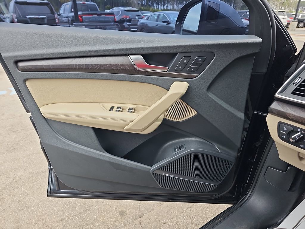 Used 2018 Audi Q5 Prestige w/ Prestige Package image 31