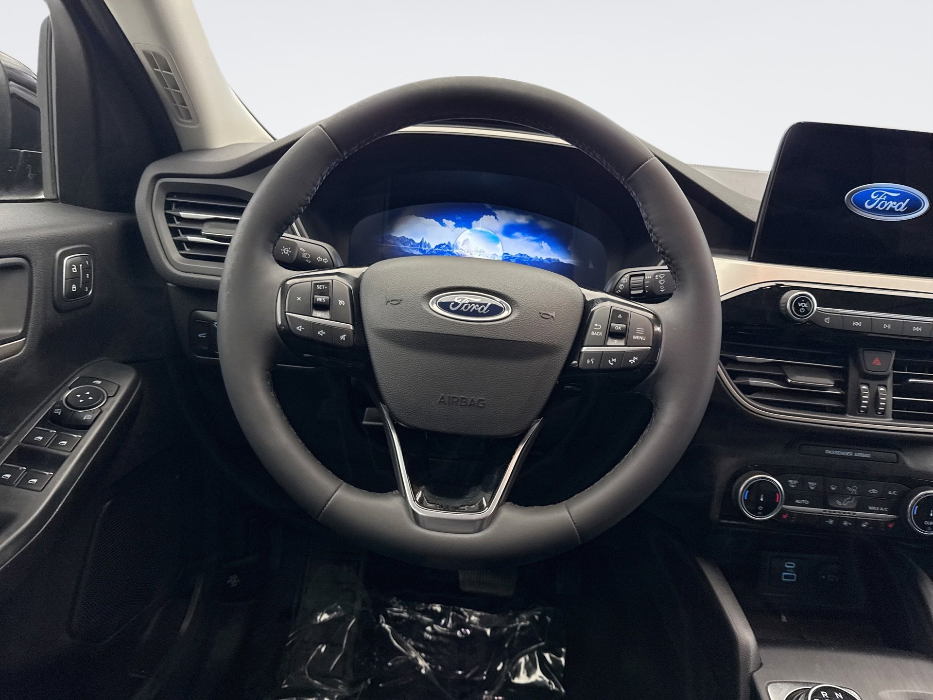 Used 2022 Ford Escape SEL w/ Technology Package image 12