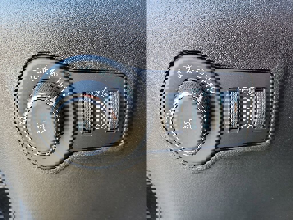 Used 2022 Jeep Compass Limited w/ Elite Group image 23