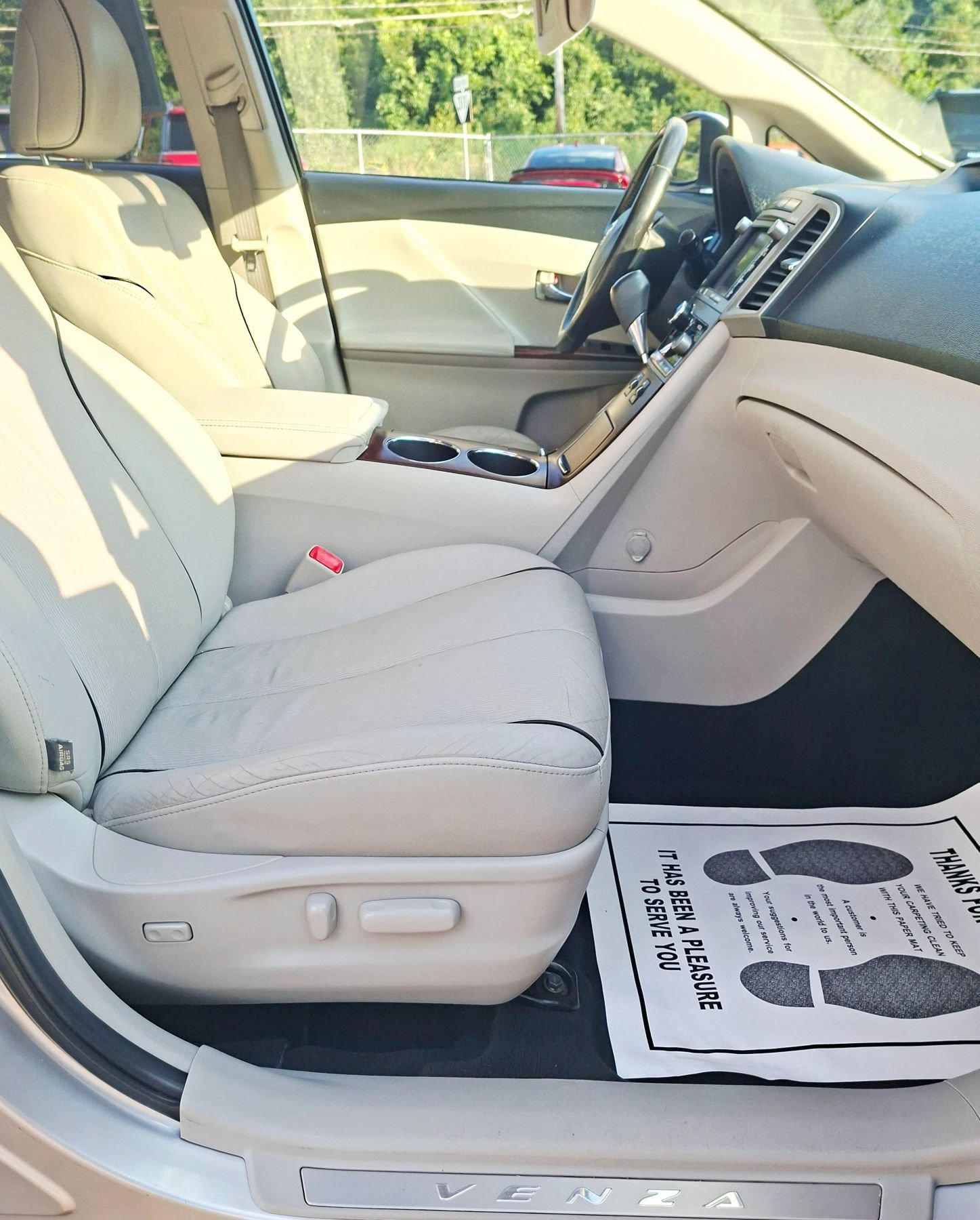 Used 2010 Toyota Venza w/ Premium Pkg #2 FWD image 12