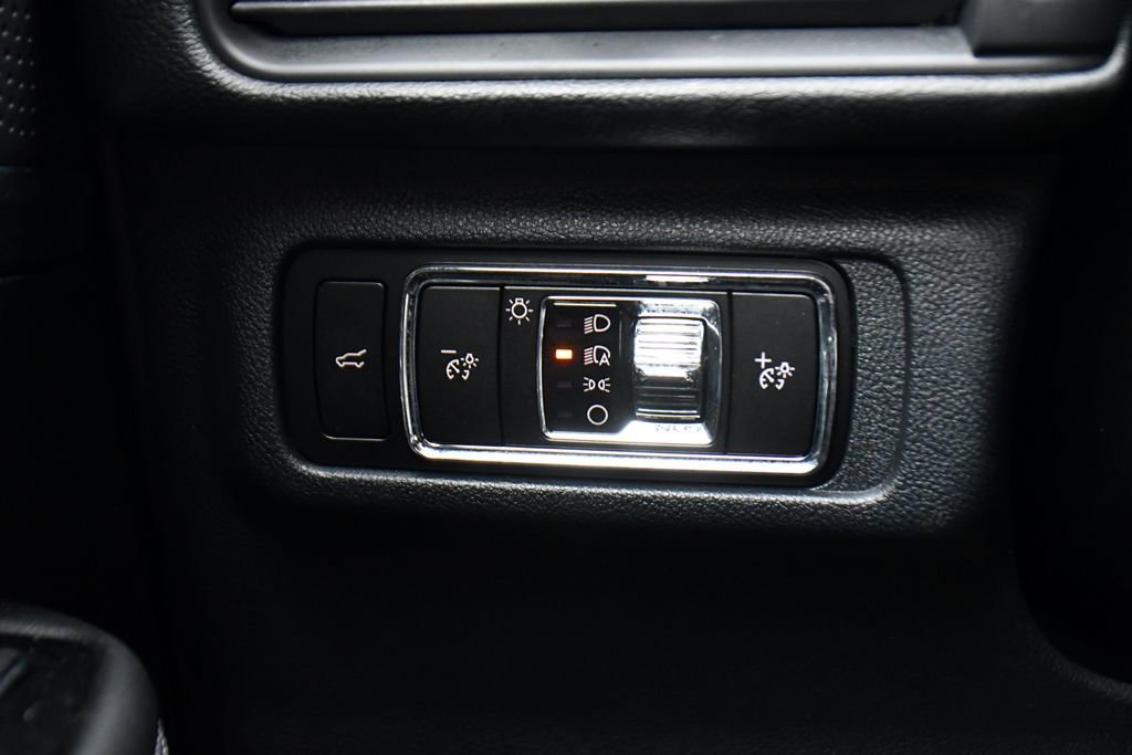 Used 2023 Lincoln Corsair Reserve w/ Equipment Group 201A image 29