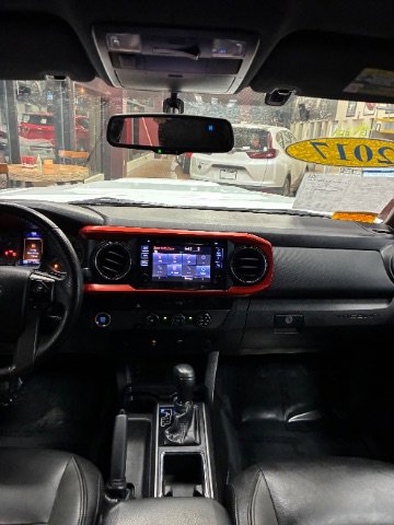 Used 2017 Toyota Tacoma TRD Sport w/ Tow Package image 24