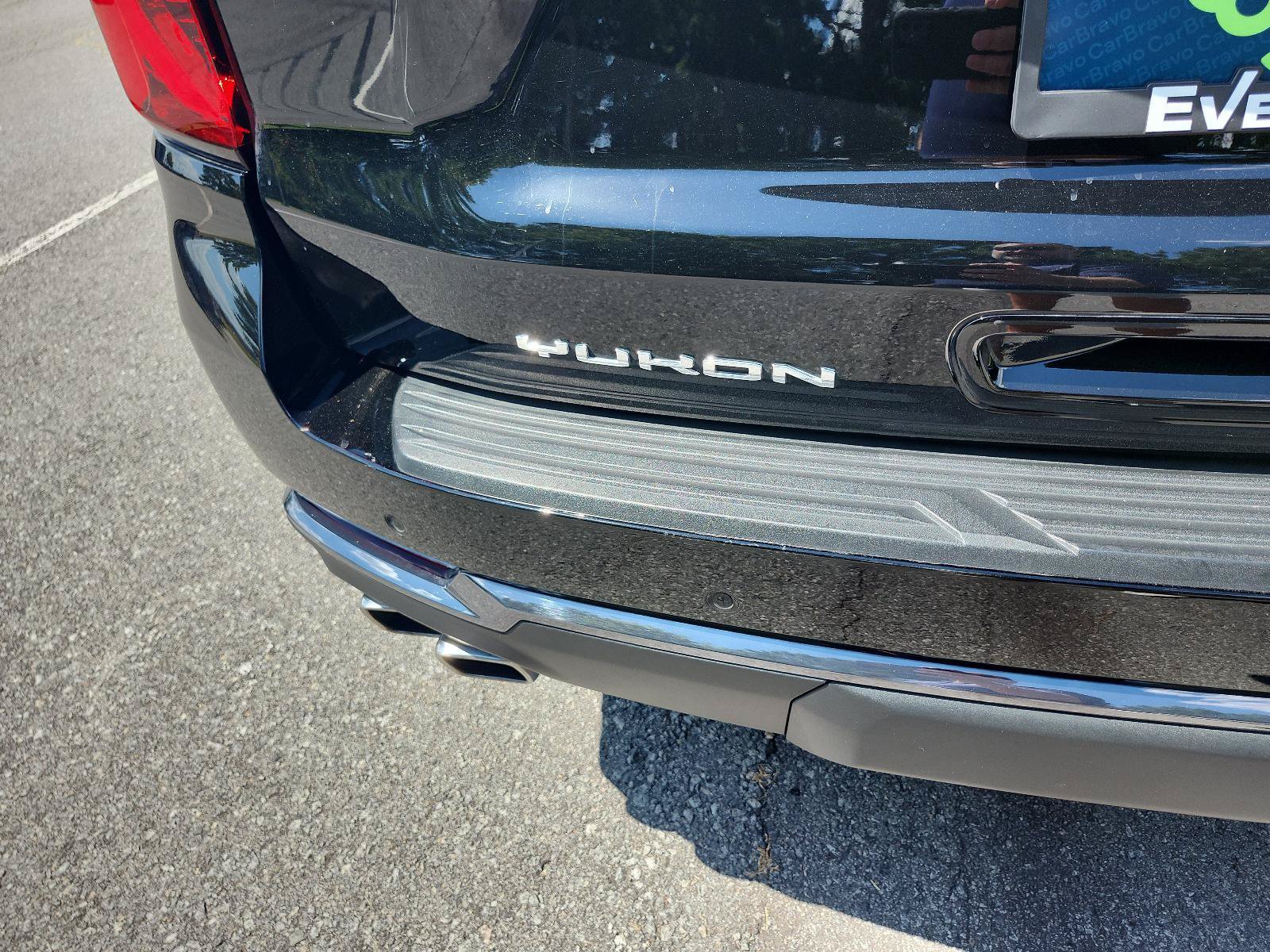 Certified 2025 GMC Yukon Denali Ultimate AWD/4WD image 5