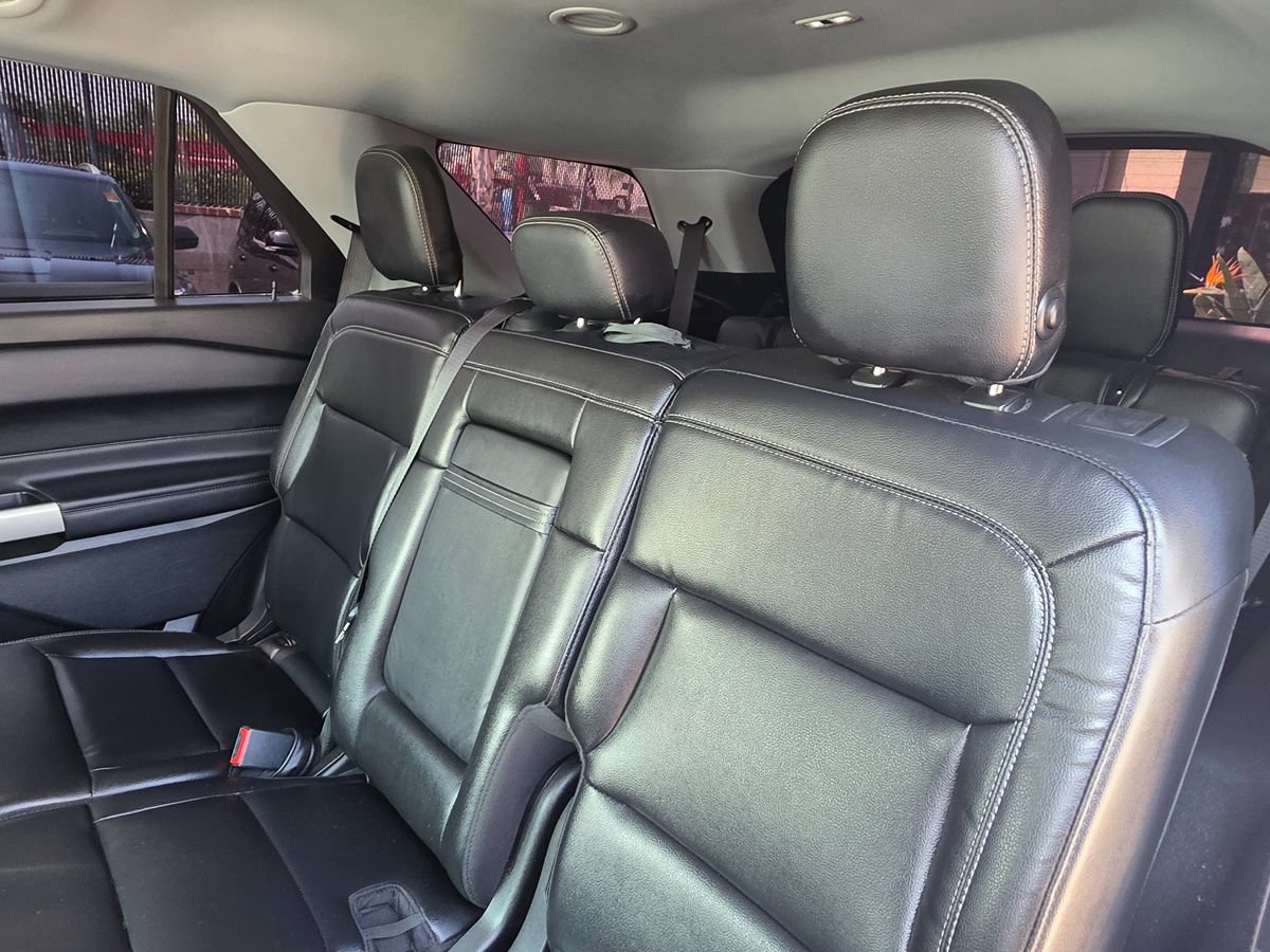 Used 2020 Ford Explorer XLT w/ Equipment Group 202A RWD image 25