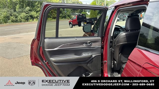 Used 2023 Jeep Grand Cherokee L Limited w/ Luxury Tech Group II AWD/4WD image 22