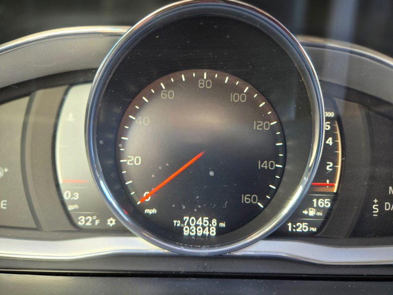 Used 2017 Volvo V60 T5 Cross Country w/ Convenience Package image 17