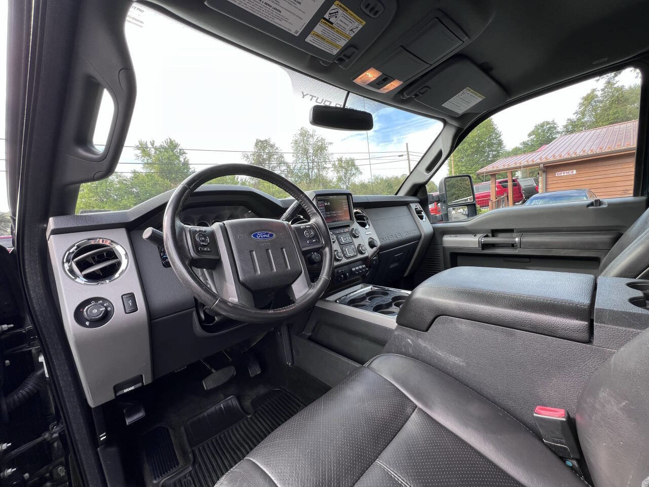 Used 2015 Ford F350 Lariat image 12