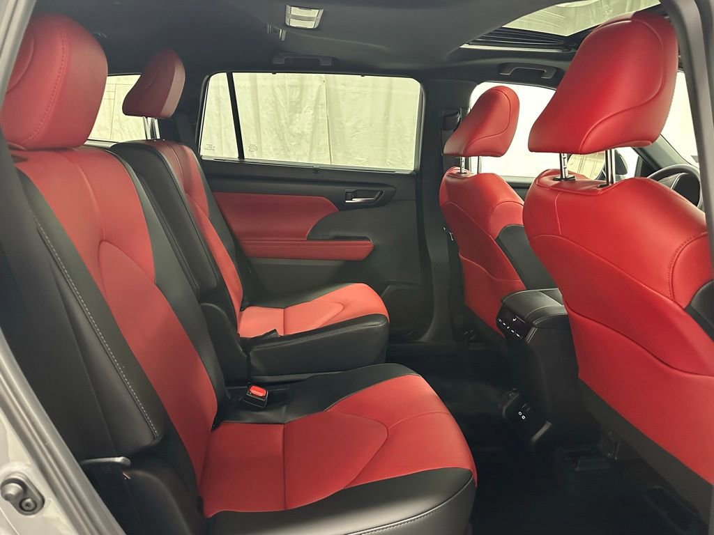 Used 2025 Toyota Highlander XSE image 56