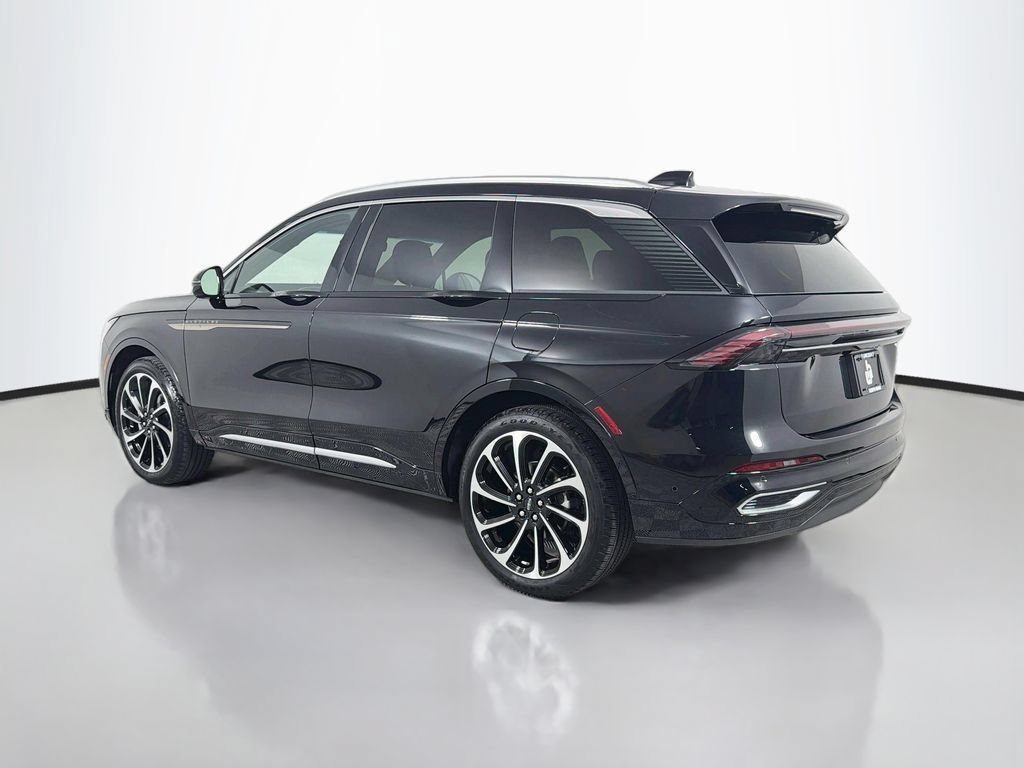 Certified 2024 Lincoln Nautilus Black Label AWD/4WD image 7