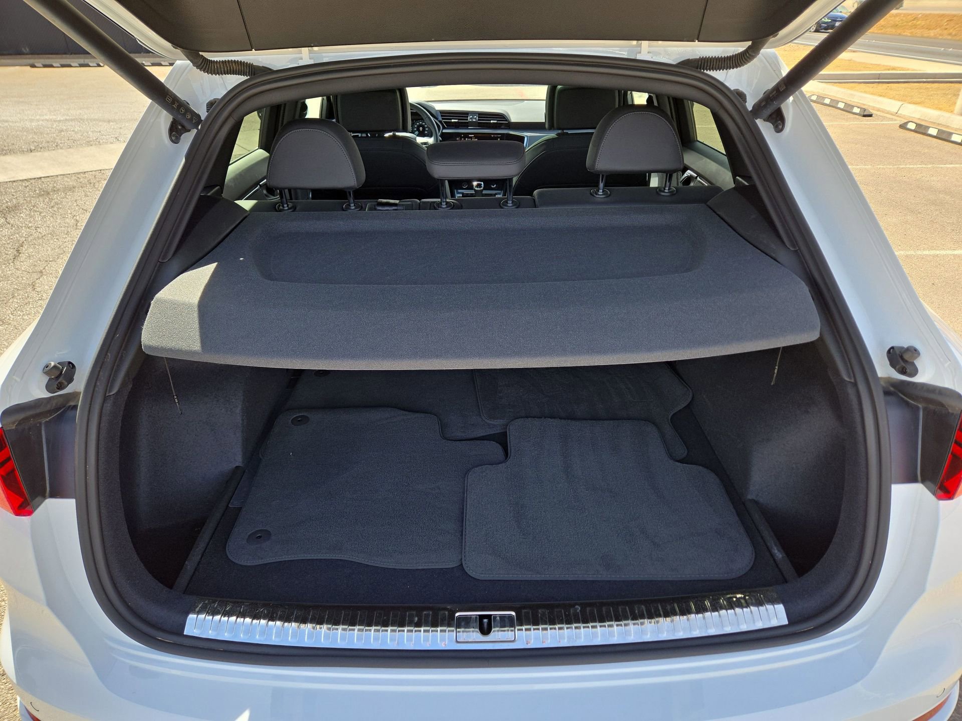 Certified 2025 Audi Q3 2.0T Premium w/ Convenience Package image 12