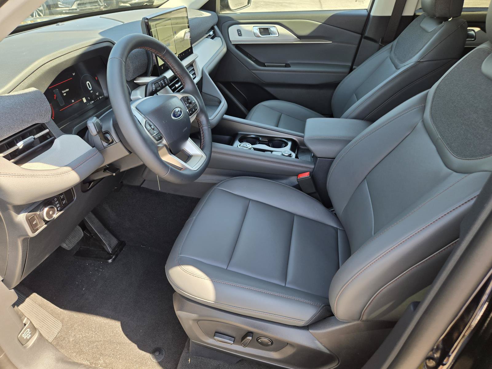 New 2026 Ford Explorer Active w/ Active Comfort Package AWD/4WD image 15