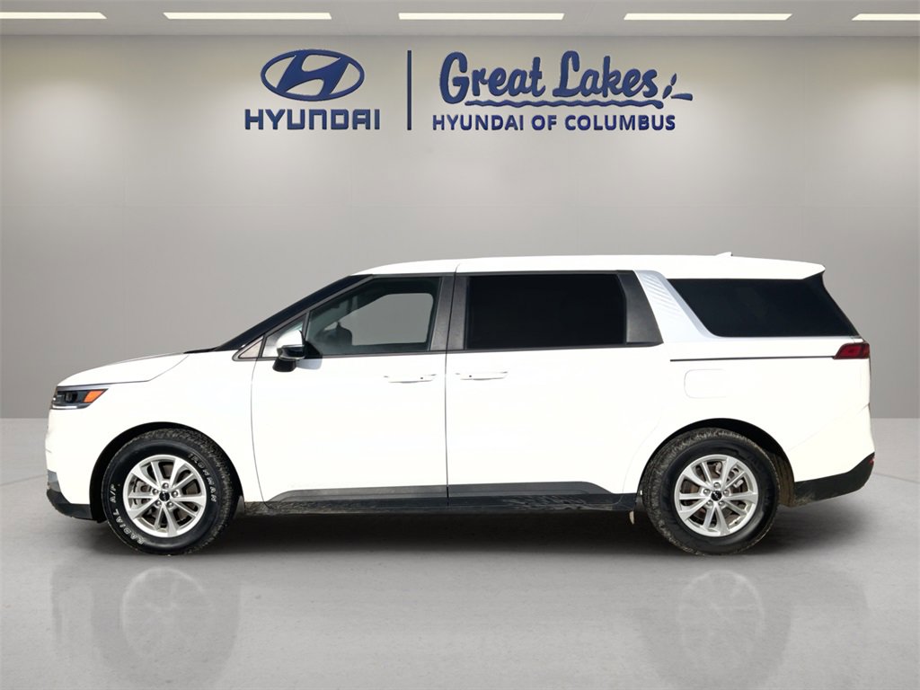 Used 2024 Kia Carnival LX image 2