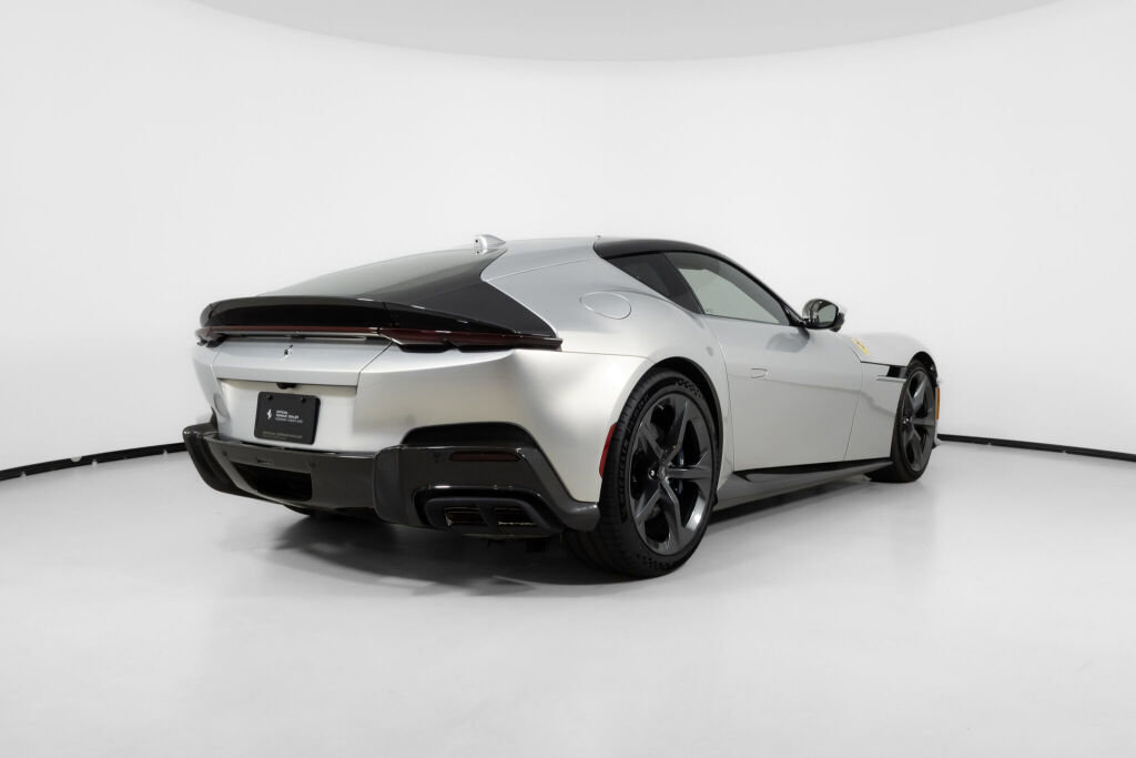 Used 2025 Ferrari 12Cilindri image 8