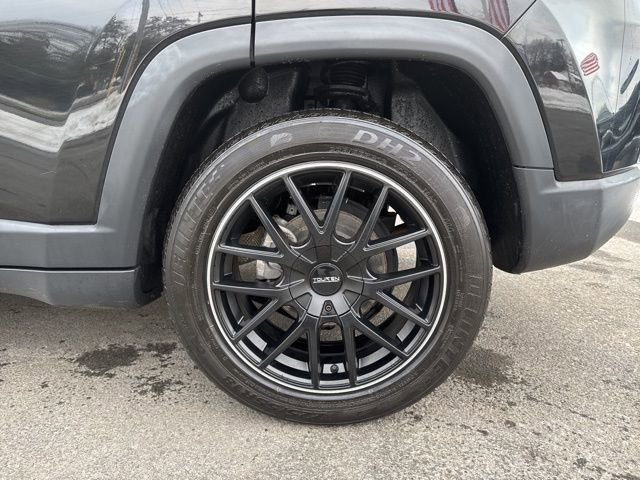 Used 2018 Jeep Compass Sport w/ Tech Group FWD image 10