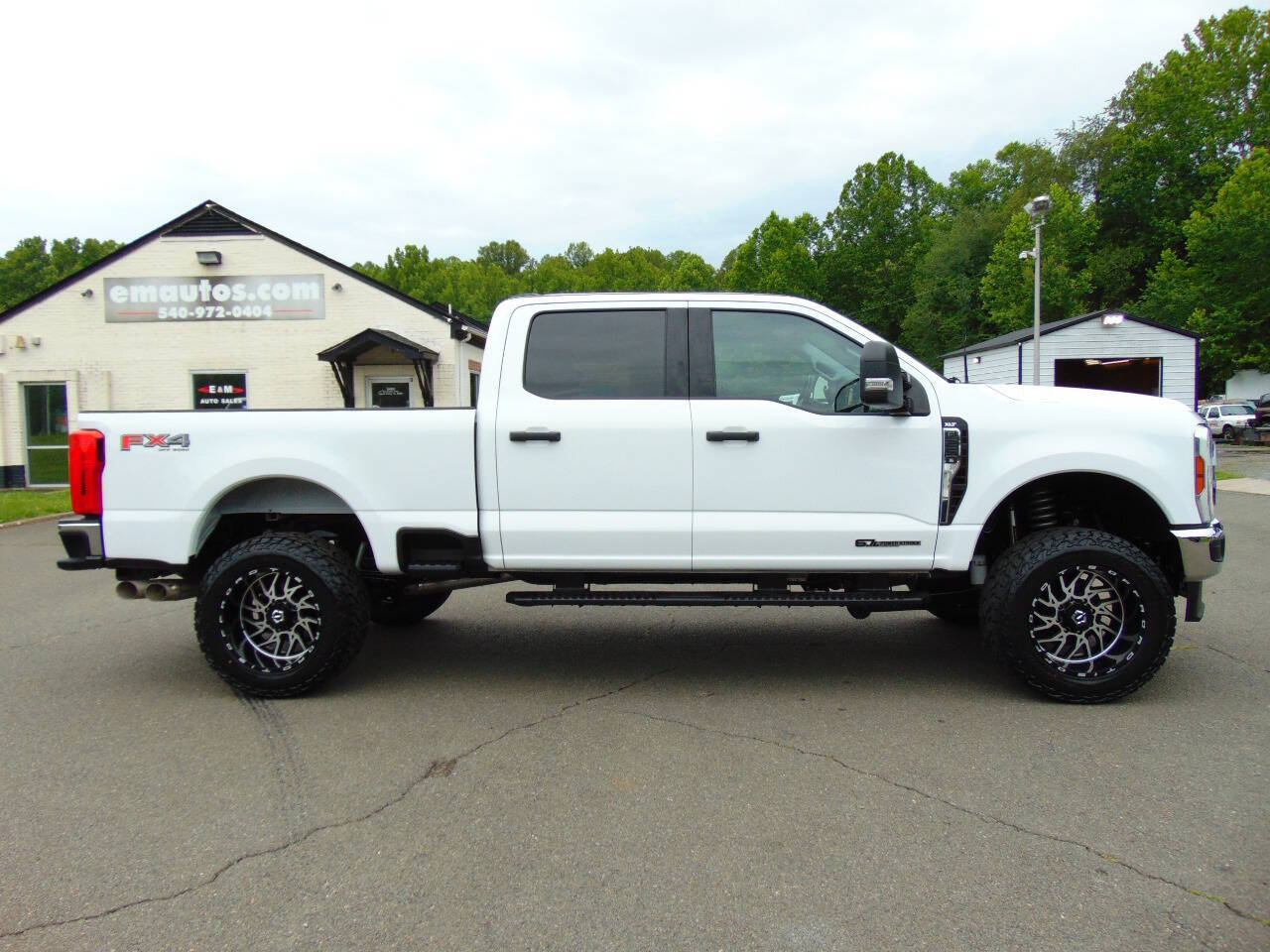 Used 2025 Ford F250 XLT AWD/4WD image 2