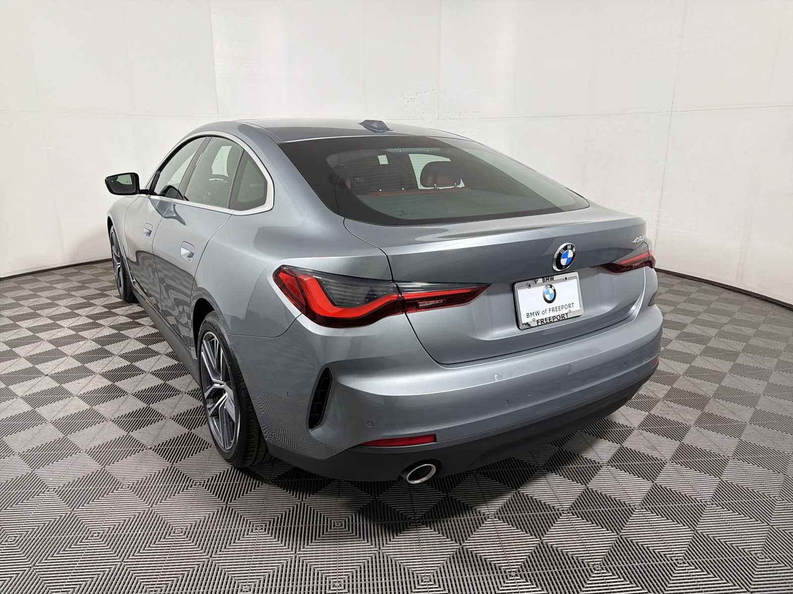 Used 2025 BMW 430i w/ Premium Package image 5