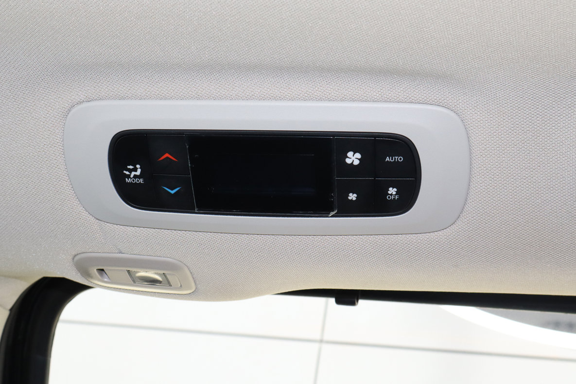 Used 2024 Chrysler Pacifica Limited FWD image 22