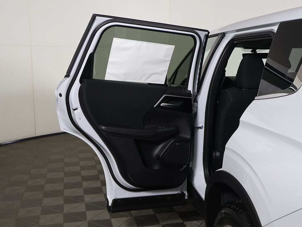 New 2026 Mitsubishi Outlander ES AWD/4WD image 22