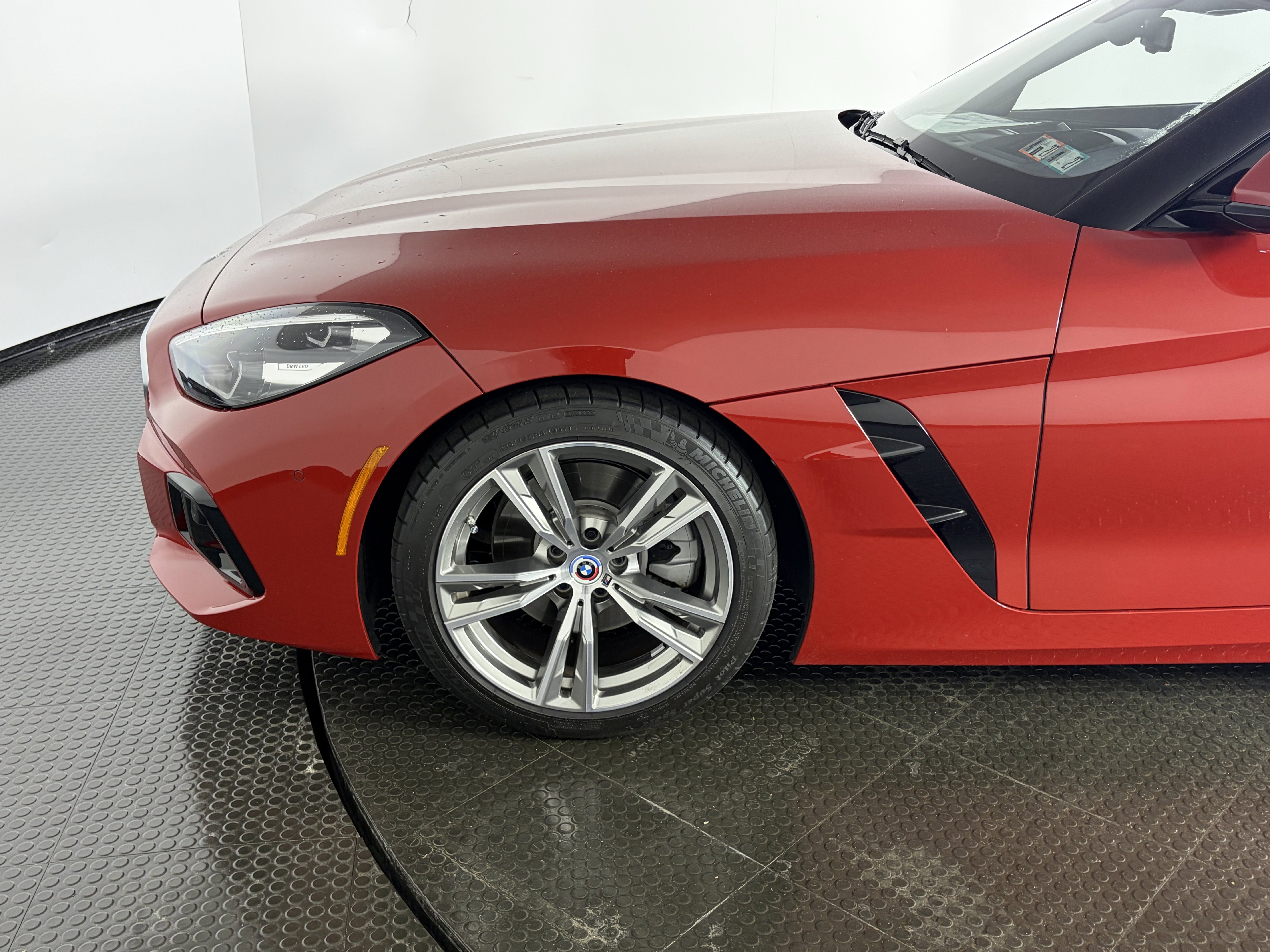 Certified 2023 BMW Z4 sDrive30i w/ Premium Package RWD image 4