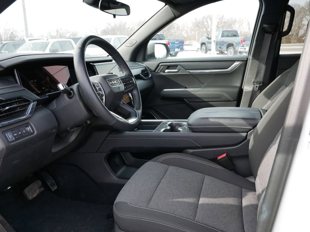 Used 2025 GMC Acadia Elevation image 10