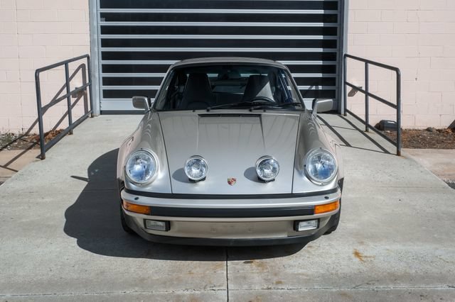 Used 1989 Porsche 911 Carrera RWD image 4