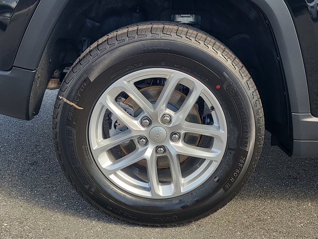 New 2026 Jeep Grand Cherokee Laredo X RWD image 6