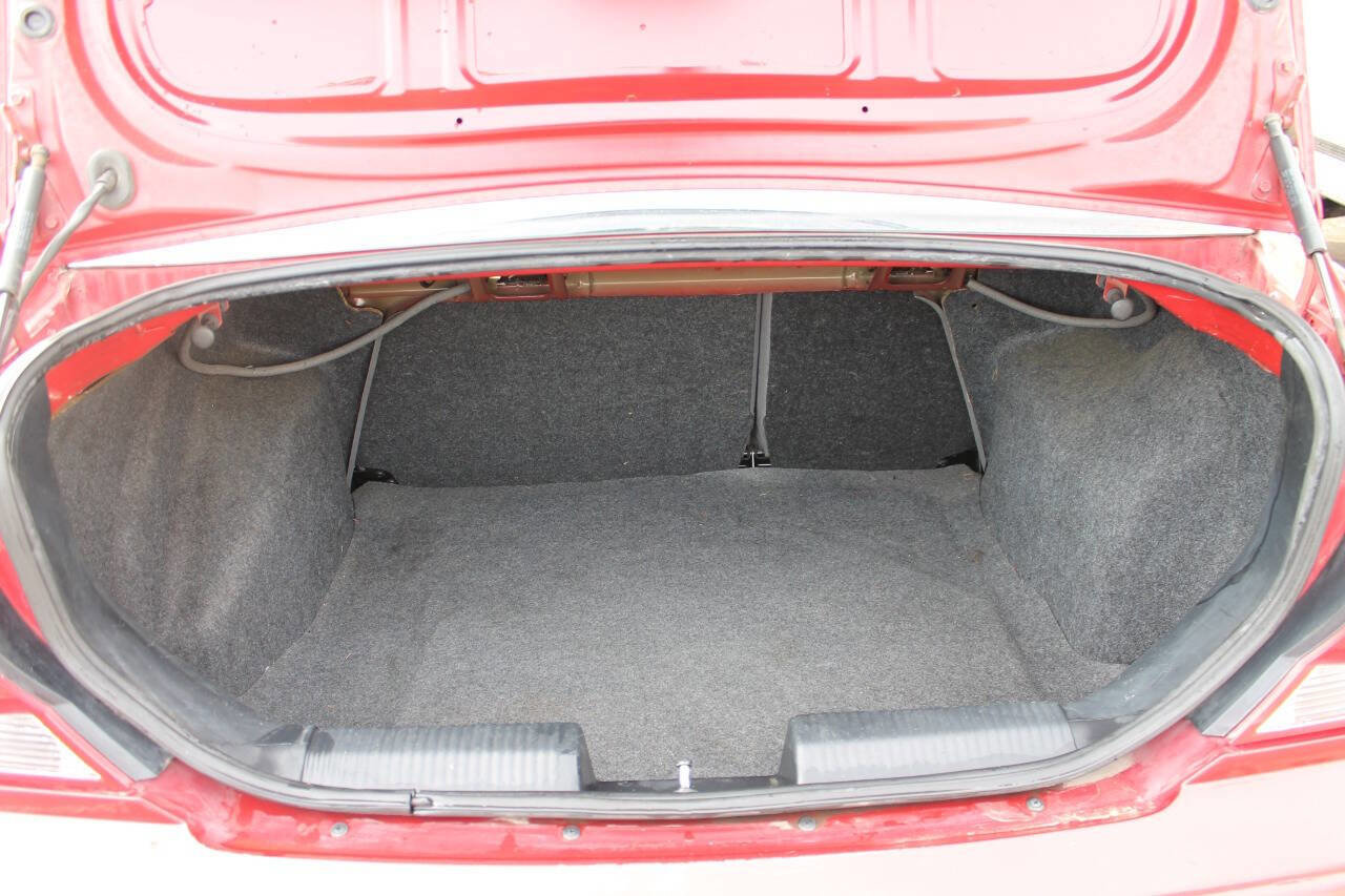 Used 2003 Ford Focus SE FWD image 32