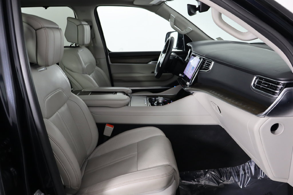 Used 2022 Jeep Grand Wagoneer Series I AWD/4WD image 19