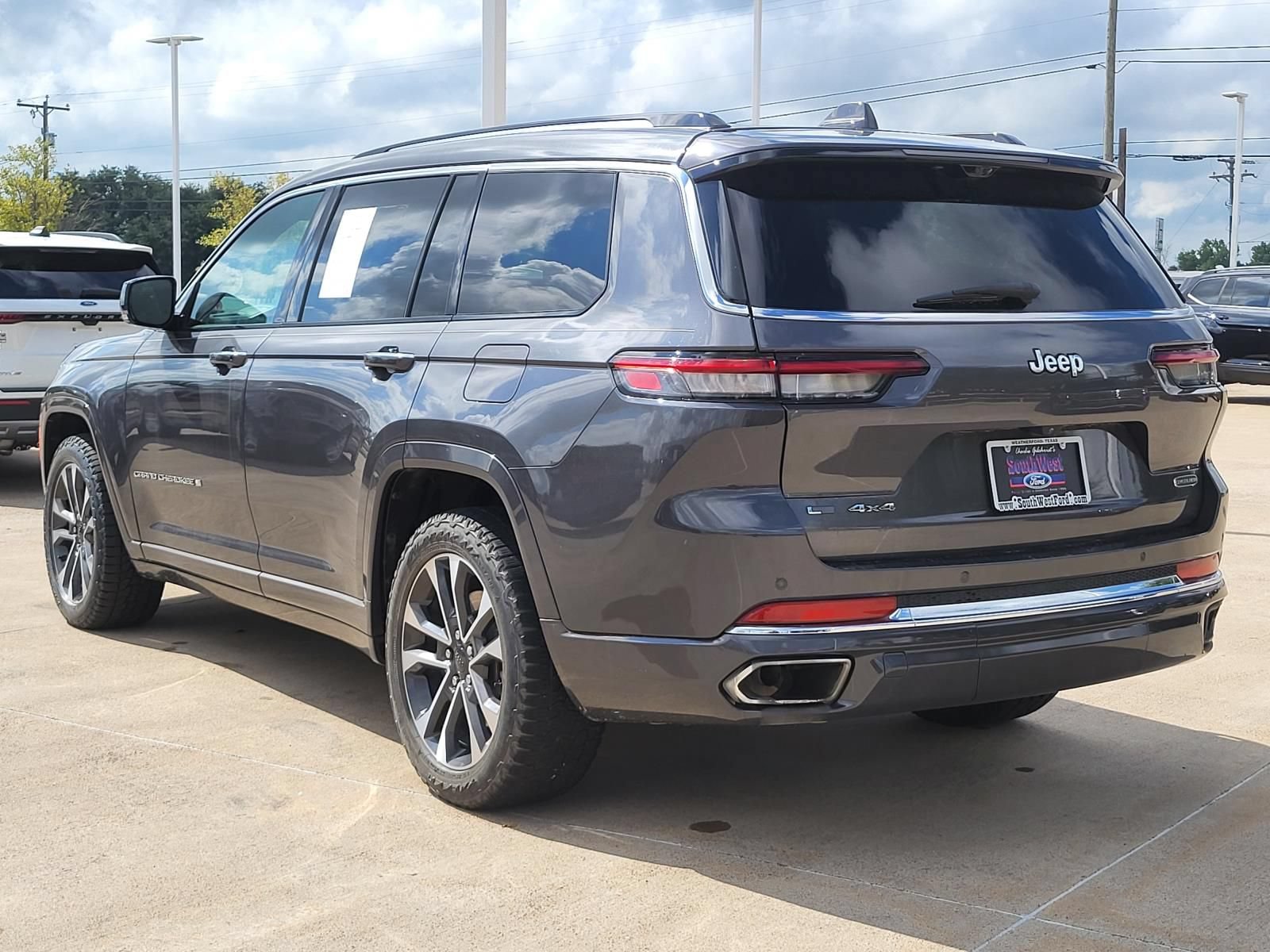 Used 2021 Jeep Grand Cherokee L Overland w/ Luxury Tech Group IV AWD/4WD image 7